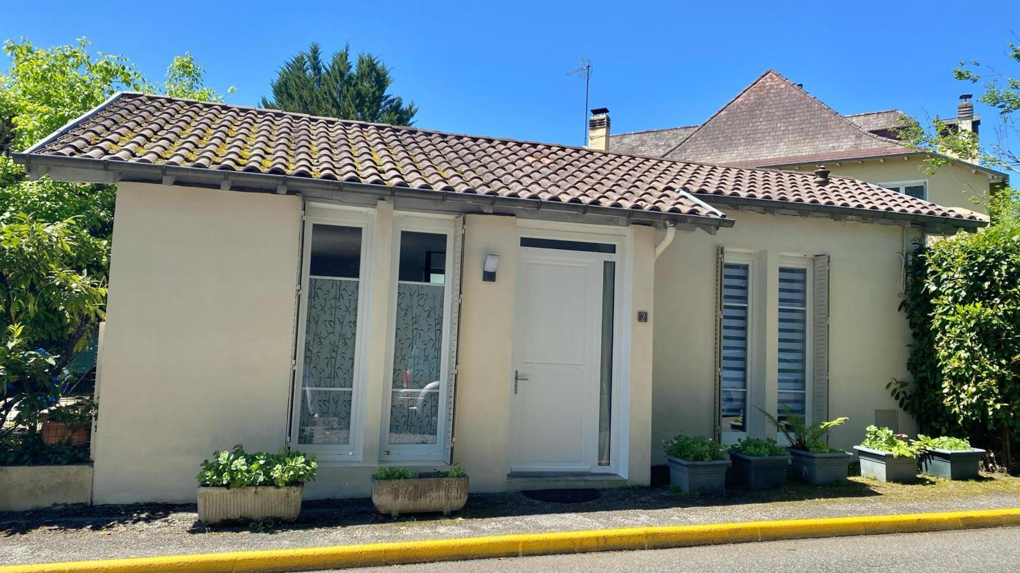 Agreable Petit Gite Avec Piscine Et Jardinet Salies-de-Béarn エクステリア 写真